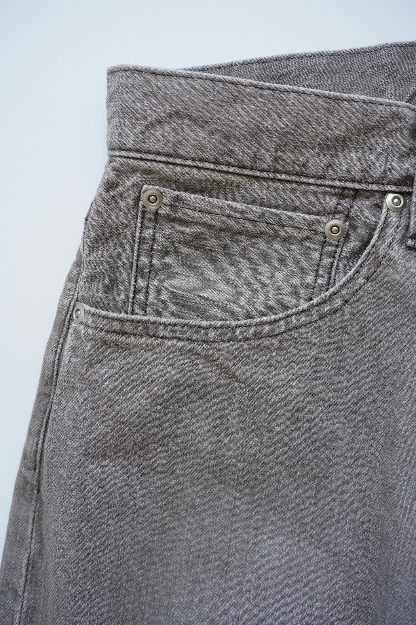Relaxed fit 5 Pockets Denim Washed Moca 【ENDS and MEANS】